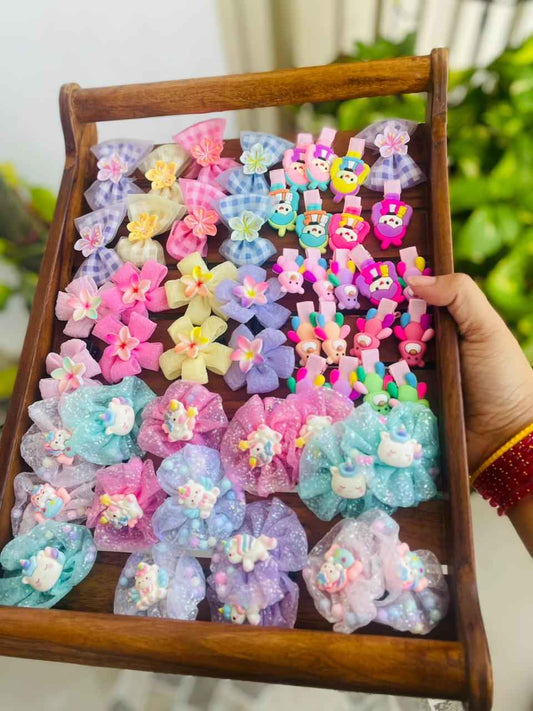 Hair Cuddles Navratri Kanjak Gift Set- Hair Accessories Set for Girls- 4 Cute Hair Clips and 6 Mini Claws- Stylish Hair Styling Kit for Kids