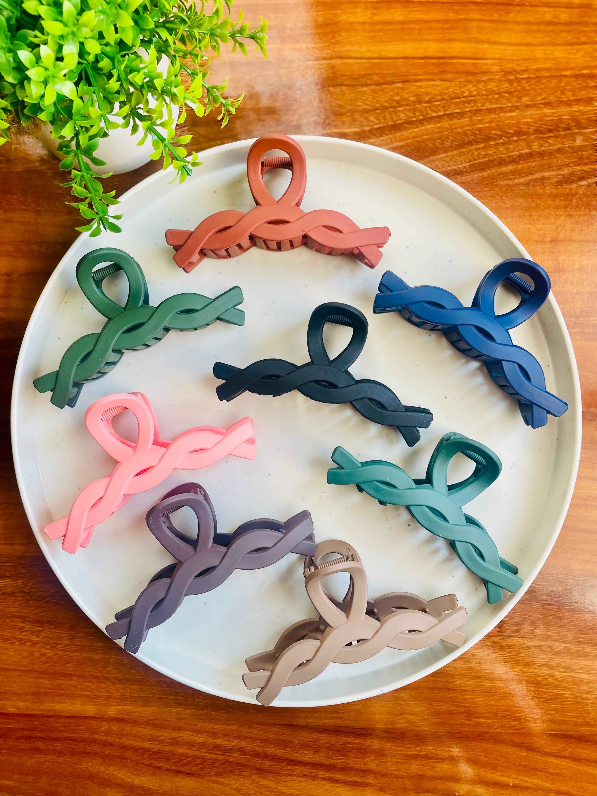 Twist Infinity Matte Hairclaw Clip- Big Size
