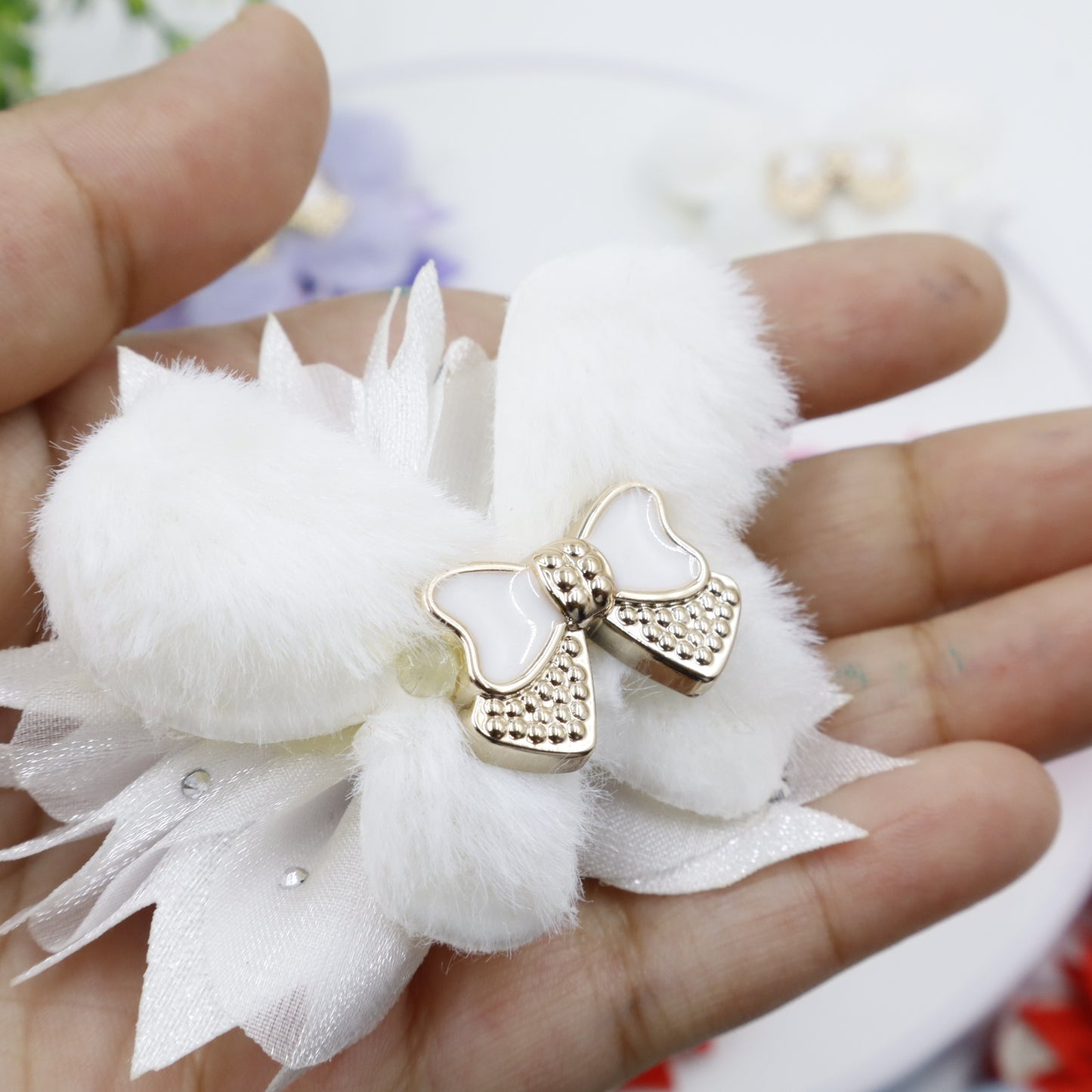Hair Cuddles Fur Bow Hair Clip for Girls- Stylish Hair Accessories with Center Bow Embellishment- 1 Pair