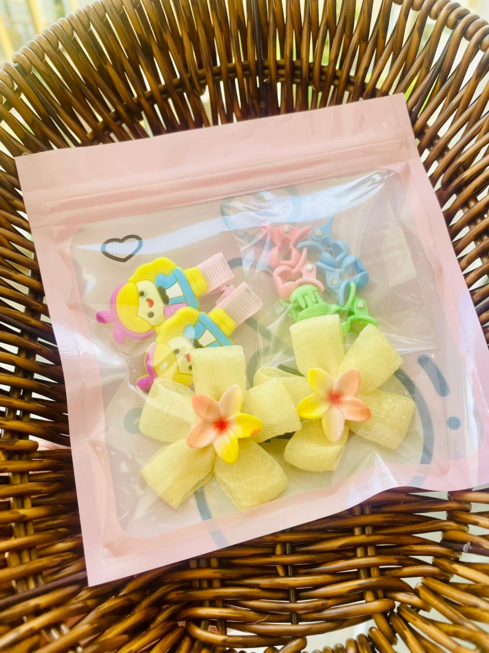 Hair Cuddles Navratri Kanjak Gift Set- Hair Accessories Set for Girls- 4 Cute Hair Clips and 6 Mini Claws- Stylish Hair Styling Kit for Kids