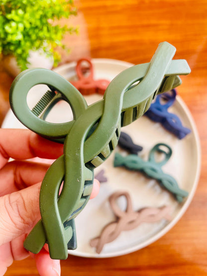 Hair Cuddles Braided Twist Shape Hair Claw Clip for Women & Girls | Strong Grip Matte Finish Big Clutcher | Premium Trendy Hair Accessories