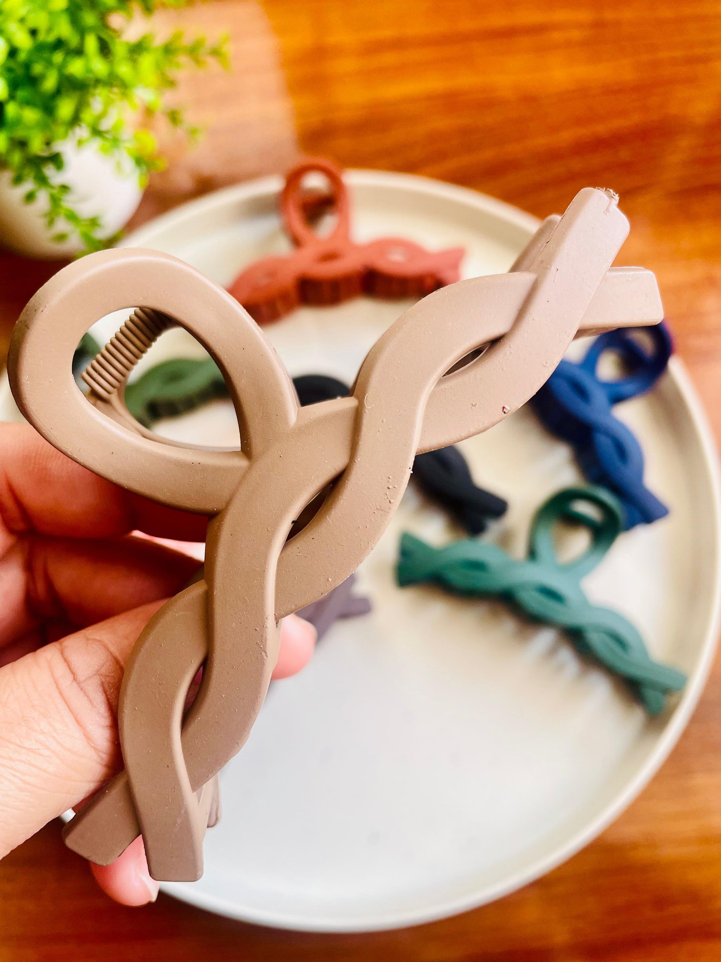 Hair Cuddles Braided Twist Shape Hair Claw Clip for Women & Girls | Strong Grip Matte Finish Big Clutcher | Premium Trendy Hair Accessories