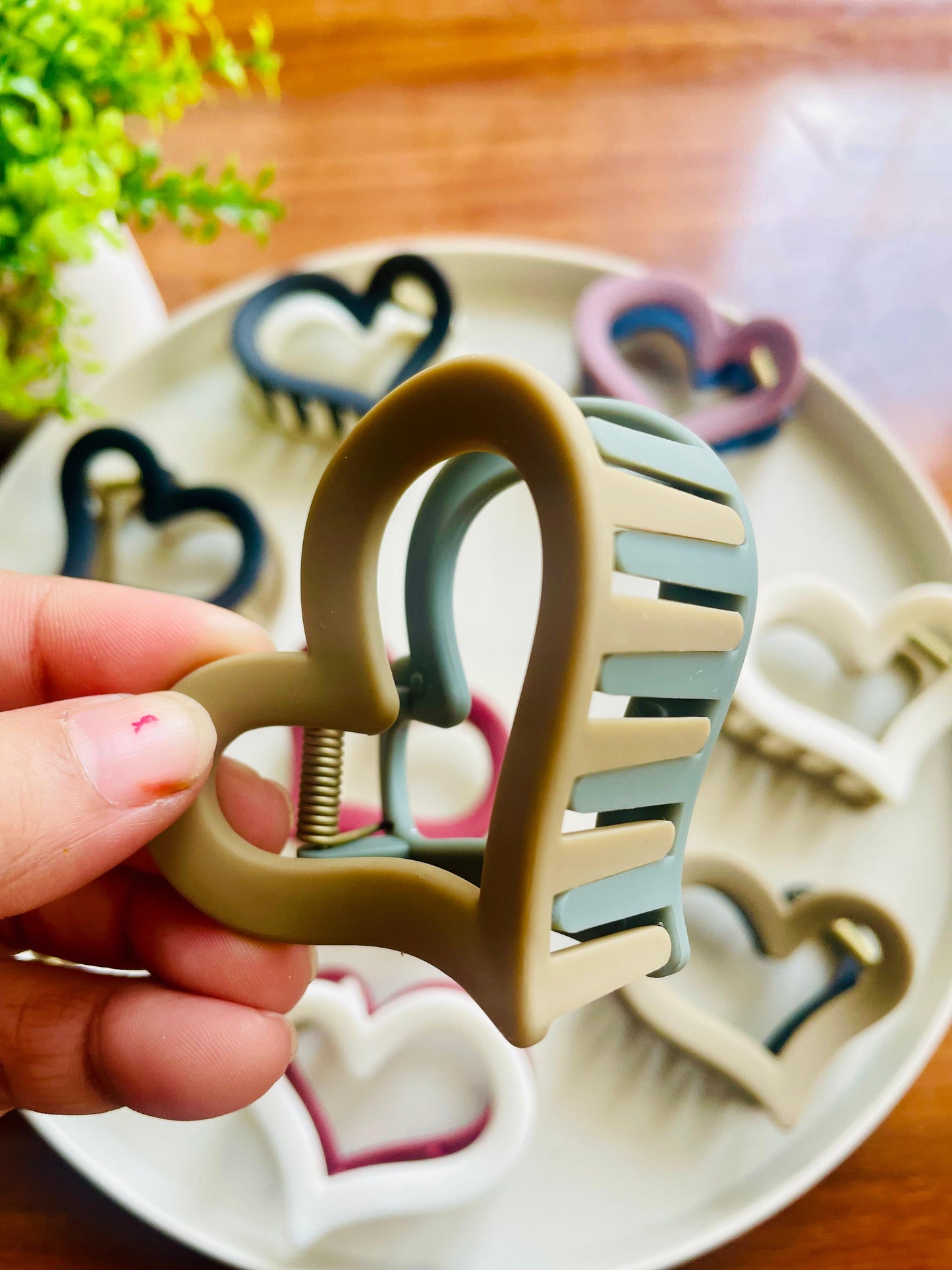 Hair Cuddles Heart Shape Dual Tone Hair Claw Clip for Women & Girls | Strong Grip Matte Finish Clutcher | Premium Trendy Hair Accessories